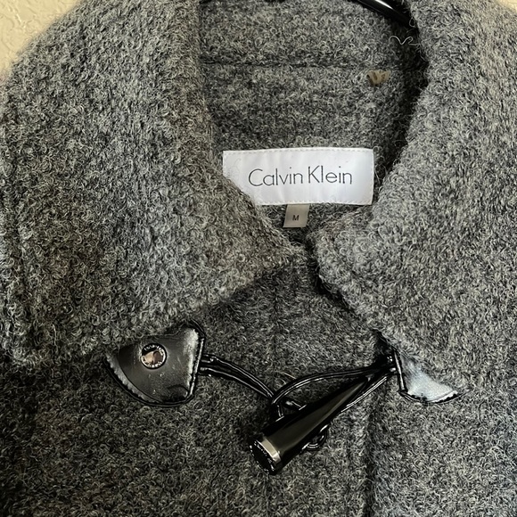 Woman’s Calvin Klein Heavy Coat - Picture 4 of 12